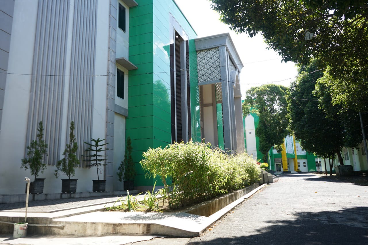 127 Mahasiswa FEBI Resmi Sandang Gelar Sarjana, Dekan: Rata-rata Mereka Kantongi Masa Studi Di bawah Empat Tahun