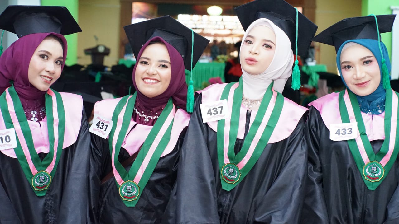 Momen pelaksanaan Wisuda Sarjana dan Pascasarjana Tahun 2026