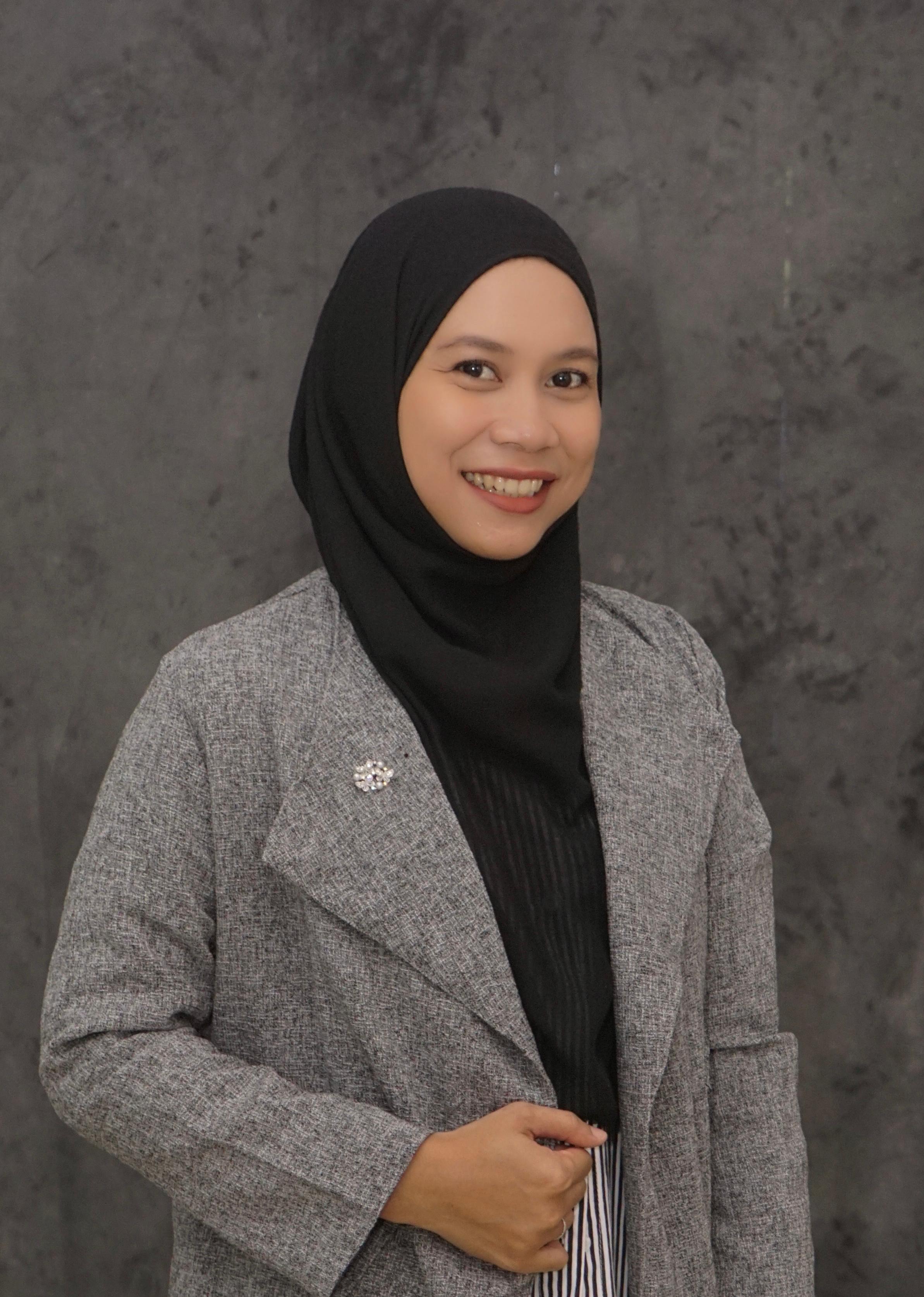 Yuliana Mustamin, M.E.K
